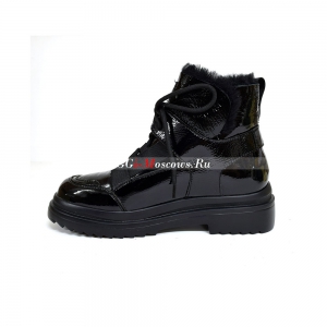 UGG MARTIN PATENT BLACK