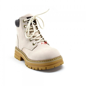 UGG TROPHY BOOT WOMENS SAND