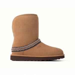 UGG CLASSIC SHORT CRESCENT CHESTNUT